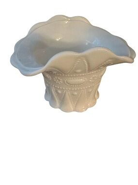 Vintage Kemple Lace & Dewdrop Pattern Milk Glass Ruffled Edge Planter Posy Vase